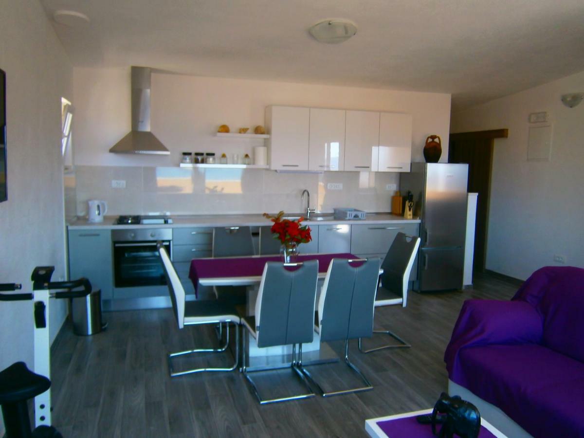 Apartment Willy Komiza Exterior photo